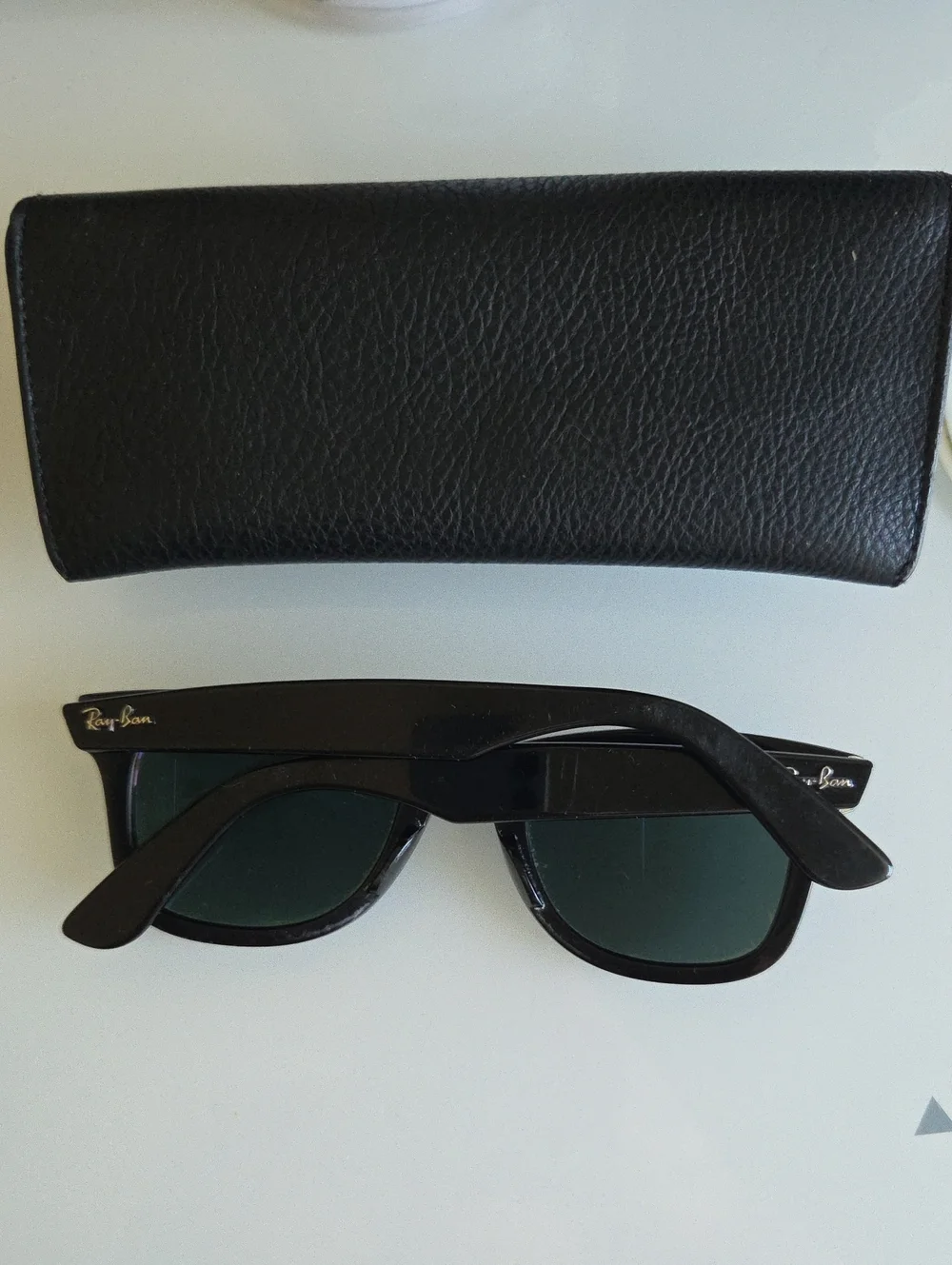 Ray-Ban Black Unisex Original Wayfarer Sunglasses with Soft Case RB2140
